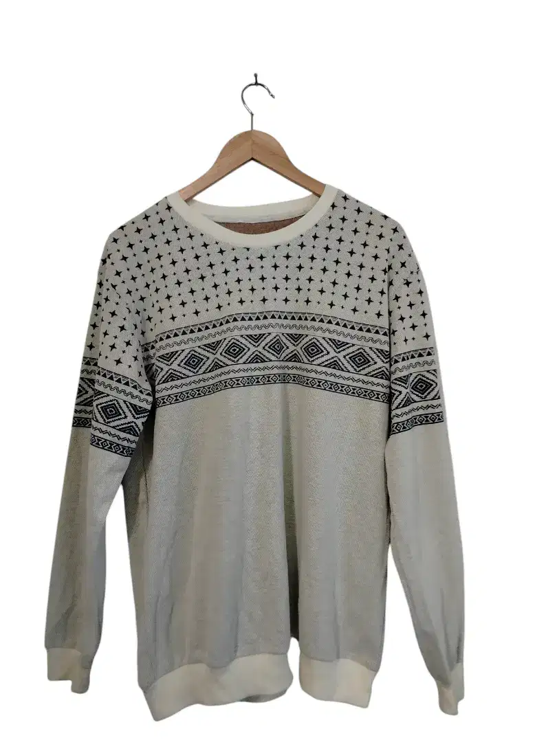 Sweater pria tribal
