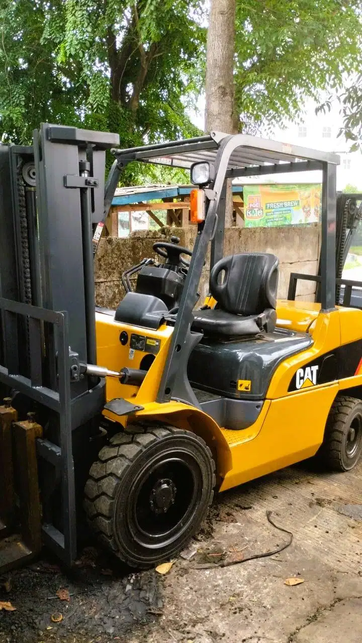 FORKLIFT BEKAS TAHUN 2020 5 TON SIAP PAKAI MULUS BERKUALITAS