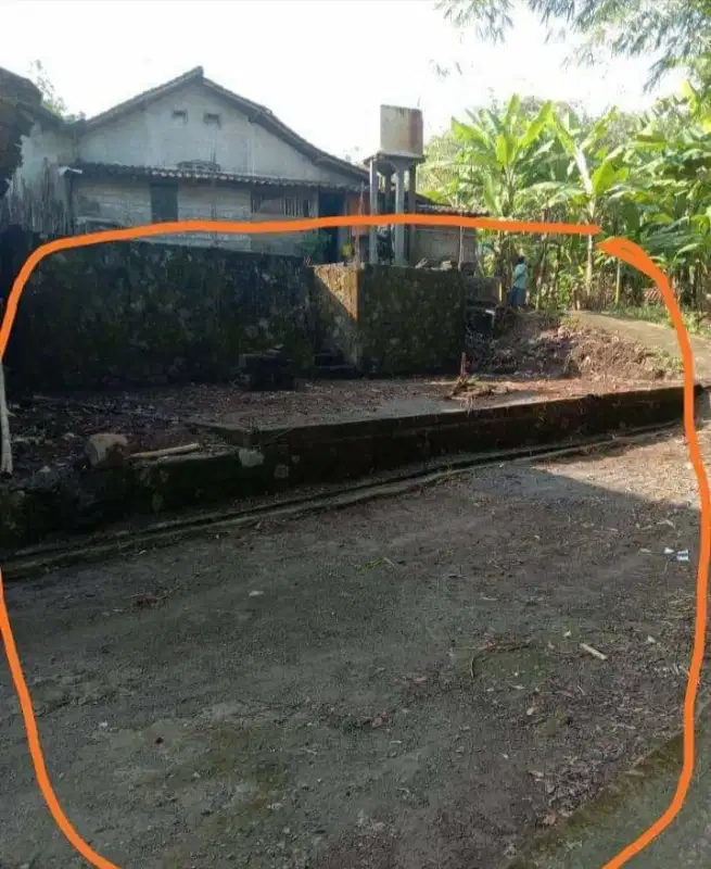 Tanah pekarangan sudah di pondasi di Tempuran Magelang