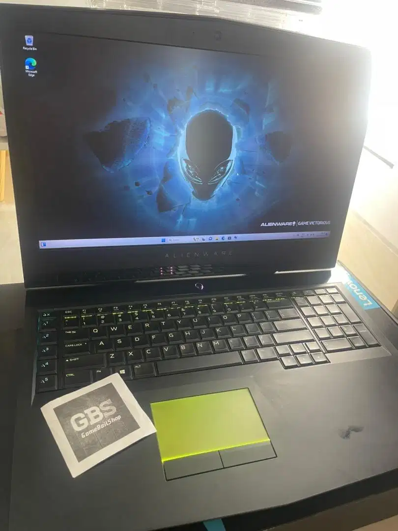 Alienware 17 R4 GTX 1060 i7-7700HQ 12GB RAM 500GB SSD