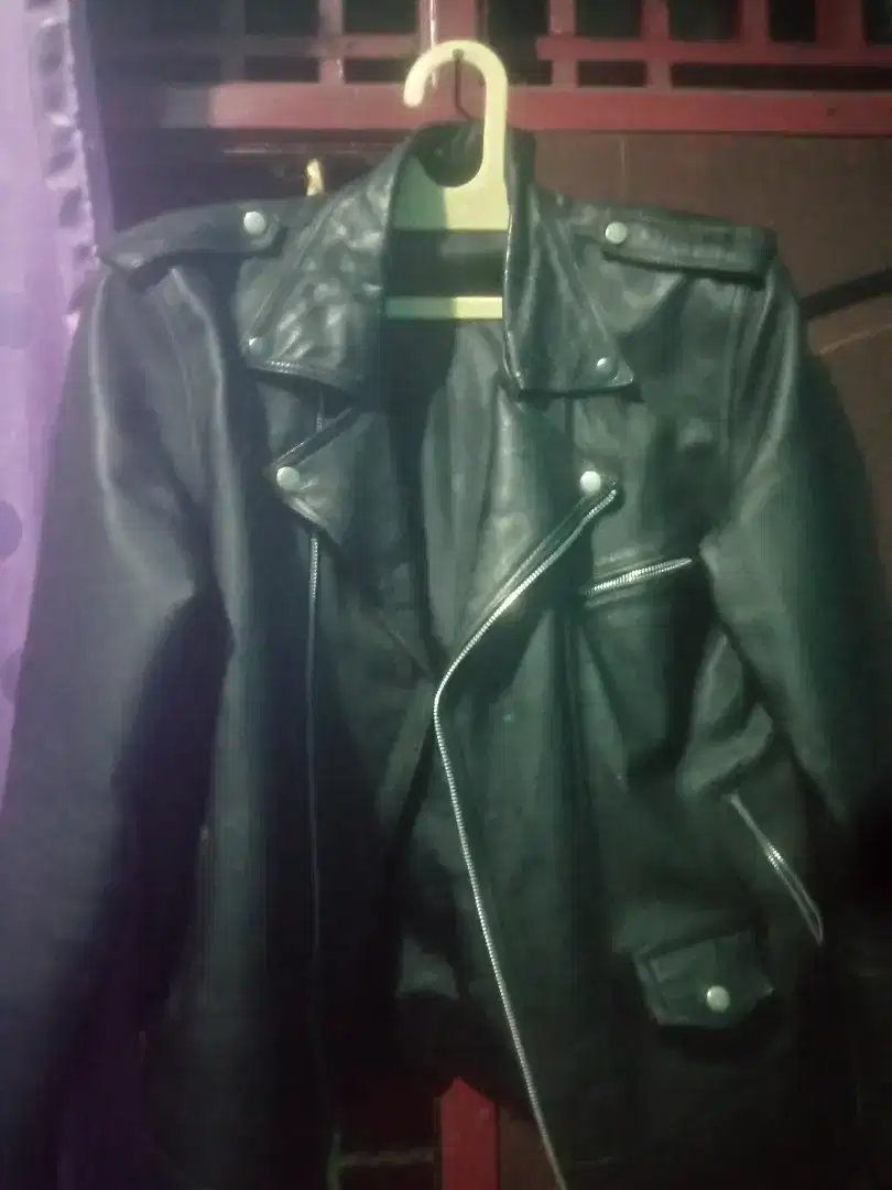 Jacket full kulit ex vino g Bastian Realita cinta dan rock n roll