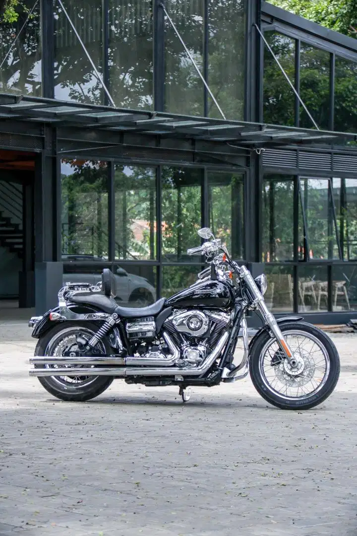 Harley Davidson Dyna Super Glide Custom 2011