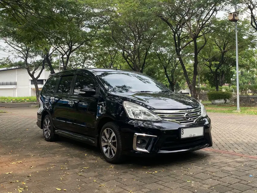 Nissan Grand Livina XV Ultimate AT 2017