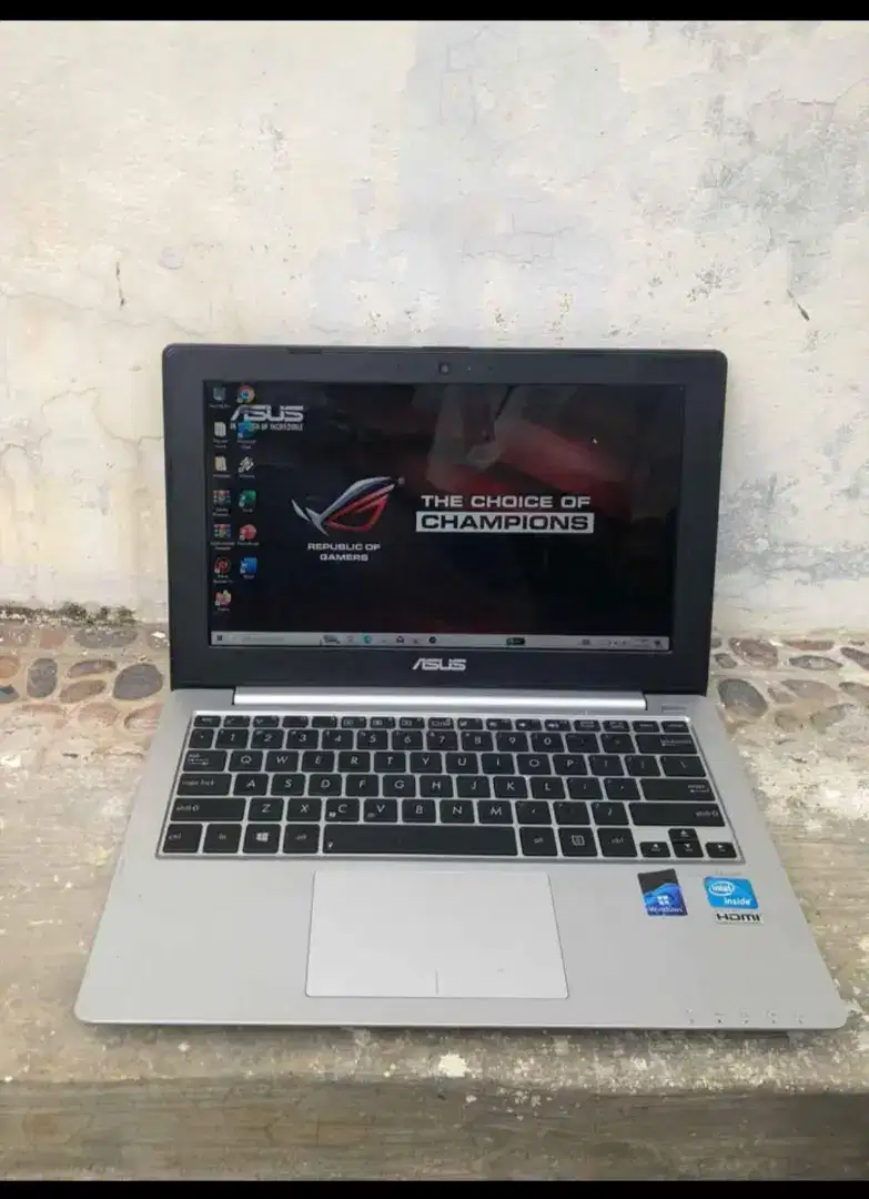 Notebook Asus X201E Series -JUAL BUTUH HARI INI -NO MINUS -MULUS