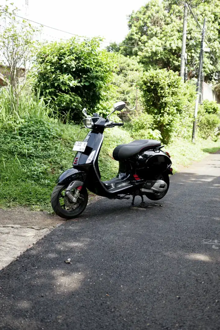 PIAGGIO VESPA MATIC SPRINT IGET ABS CARBON EDITION ( BISA KREDIT)