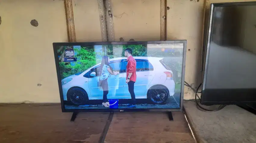 LED 32 inch LG Smart tv