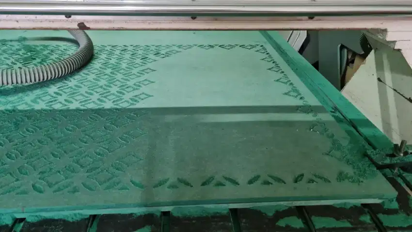 Desaign grafis pengalaman advertising-mesin laser/printing