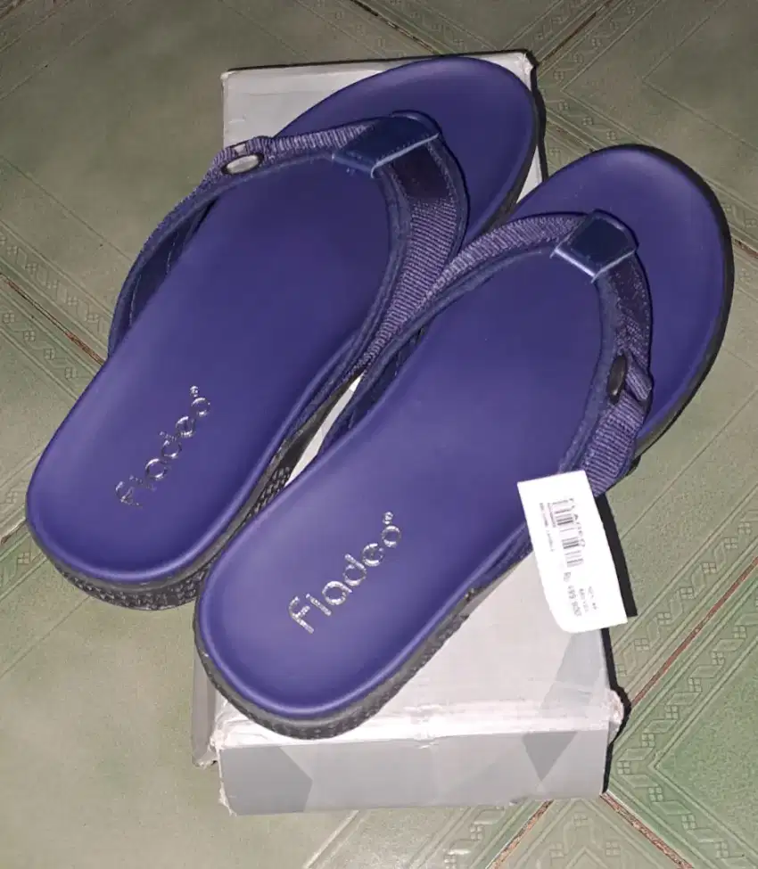 Sendal Fladeo size 44