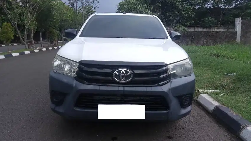 Toyota Hilux Pick Up Turbo Diesel 4X2 M/T