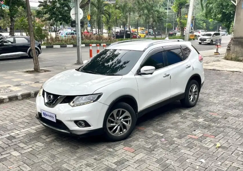 NISSAN XTRAIL 2.5 BENSIN MATIC 2015