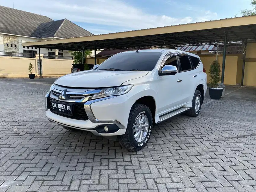 PAJERO SPORT 2.5 TURBO DIESEL GLX MANUAL 4X4 TT RUMAH / TANAH