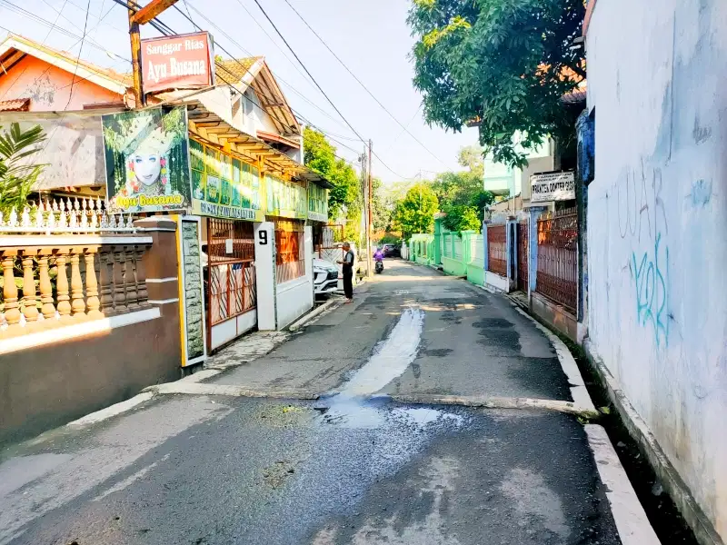 Rumah Ujung Berung Cocok Kantor Keluarga Besar Kostan