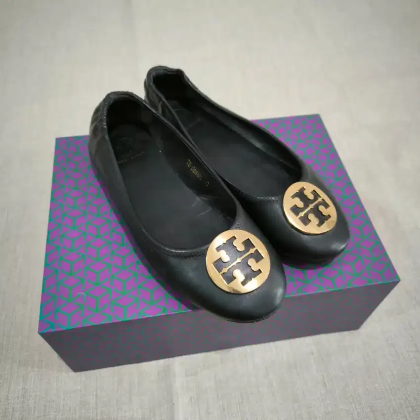 Preloved Tory Burch Flatshoes Hitam Black uK 40