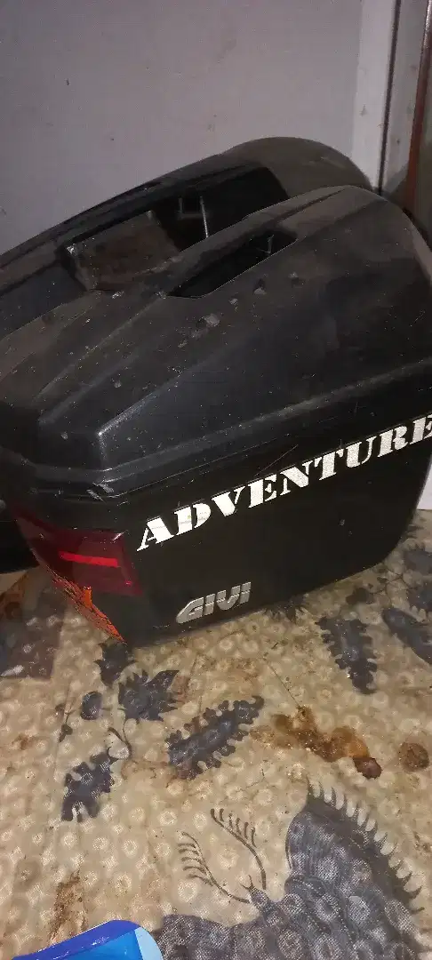 Side Box givi e22  ada lampu sen