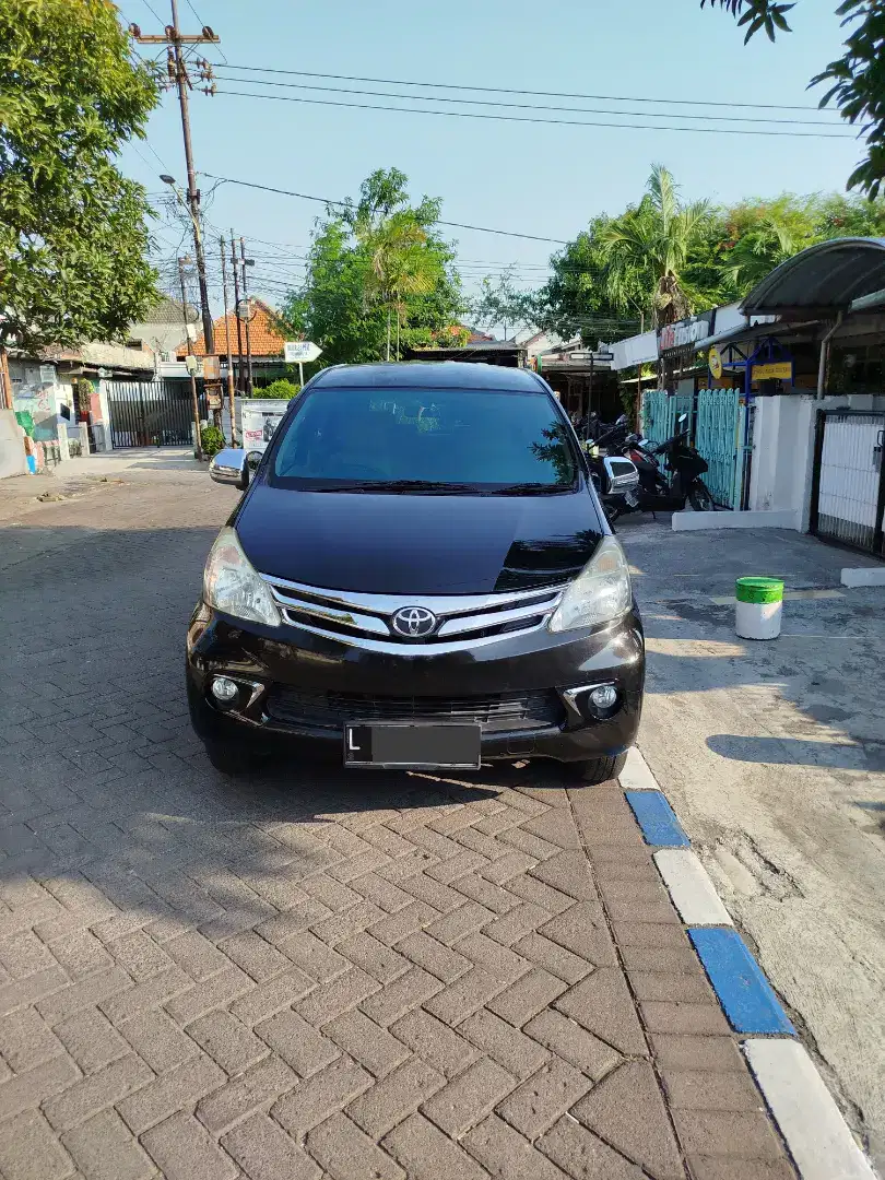 Toyota Avanza G manual 2013 hitam