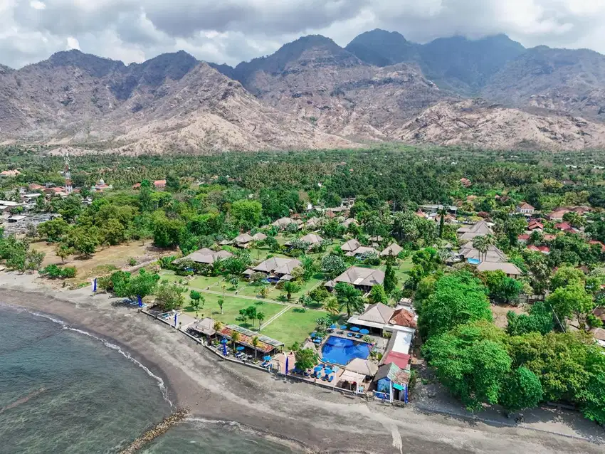 HOTEL RESORT BEACHFRONT DI BALI UTARA SINGARAJA