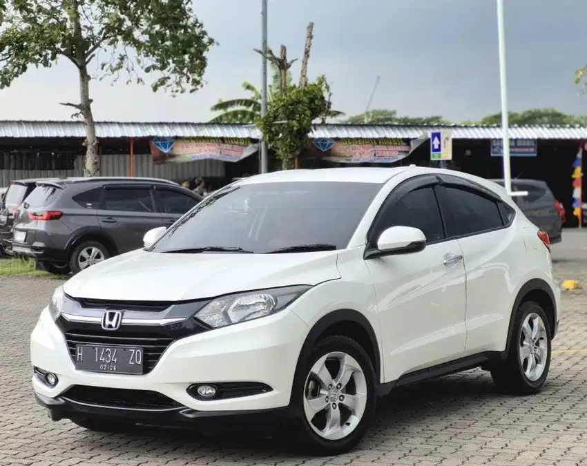 KM 60rb Honda HRV E CVT 2016 Automatic Plat H Super Istimewa