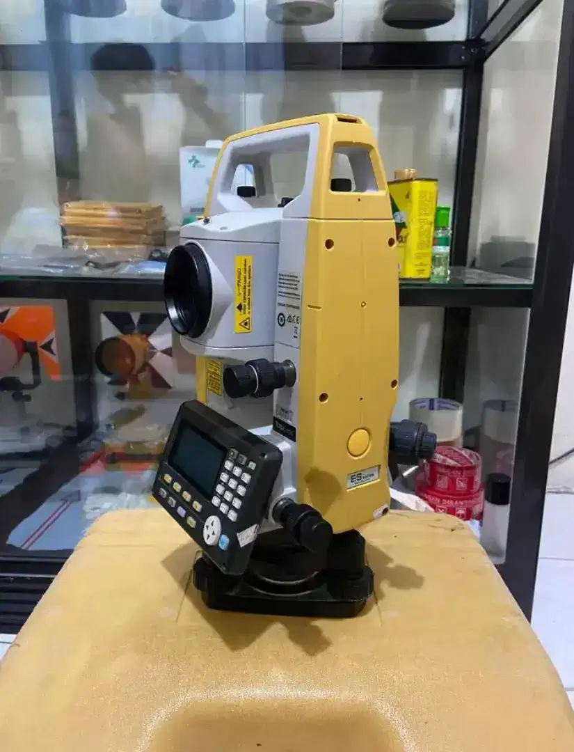 Total station Topcon es65 bekas komplit