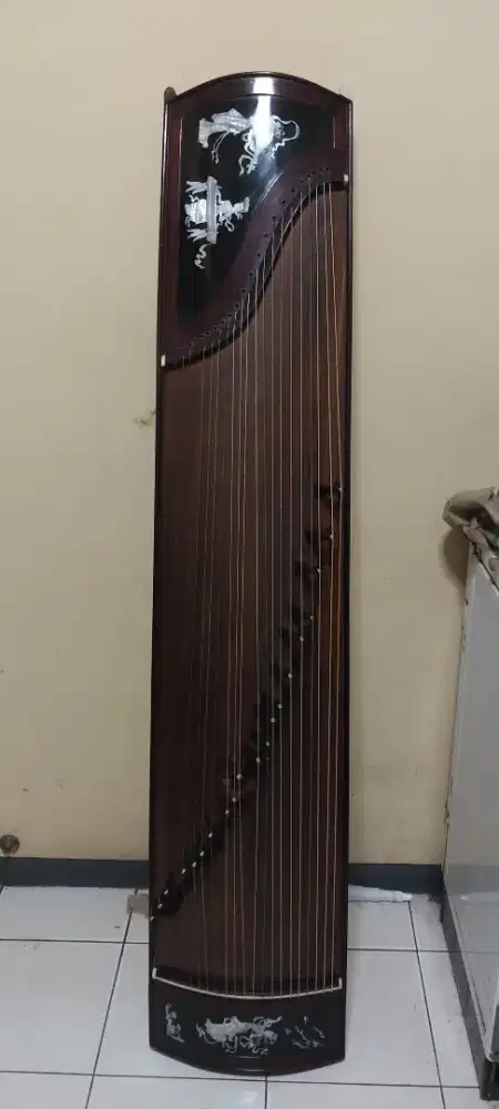 Kecapi cina ( guzheng )