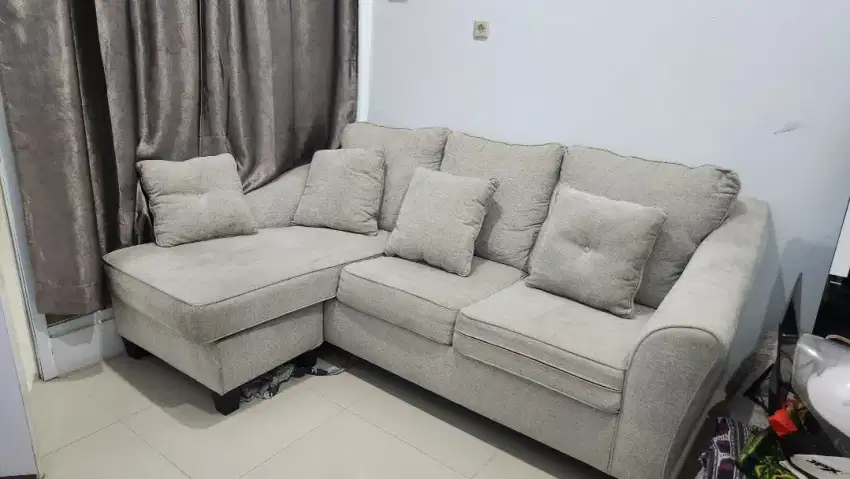 Sofa Ashley Abney 2 Sect Light Grey