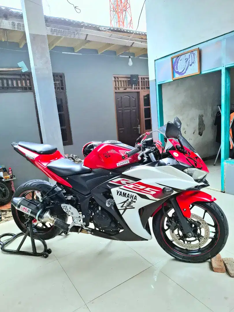 Yamaha R25 Merah 2015