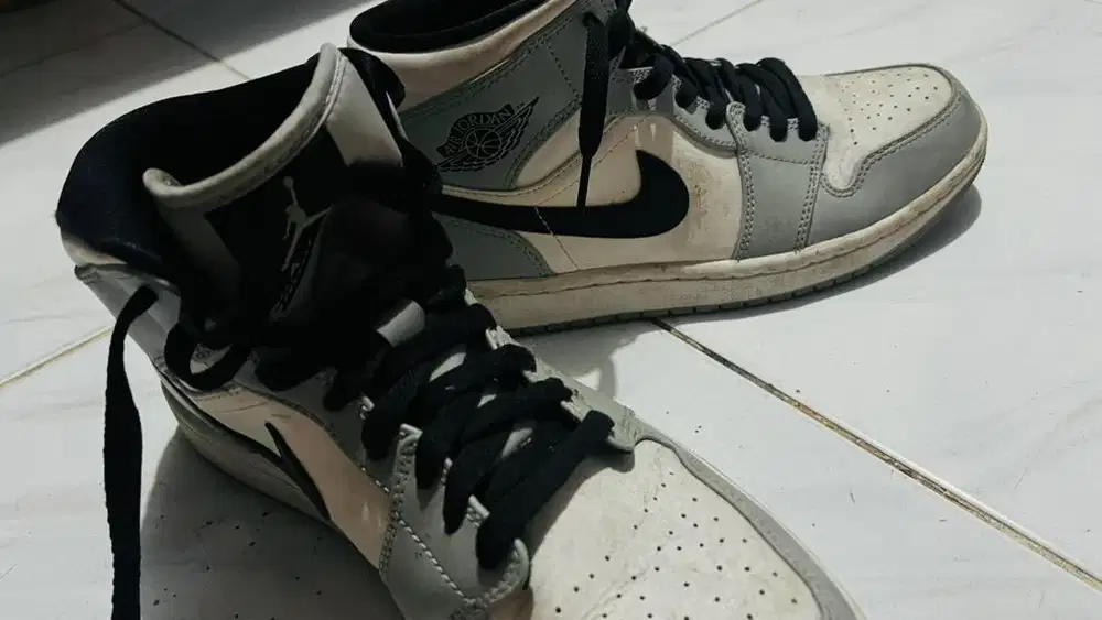 Second Sepatu Air Jordan 1 Mid LT Smoke Grey Original