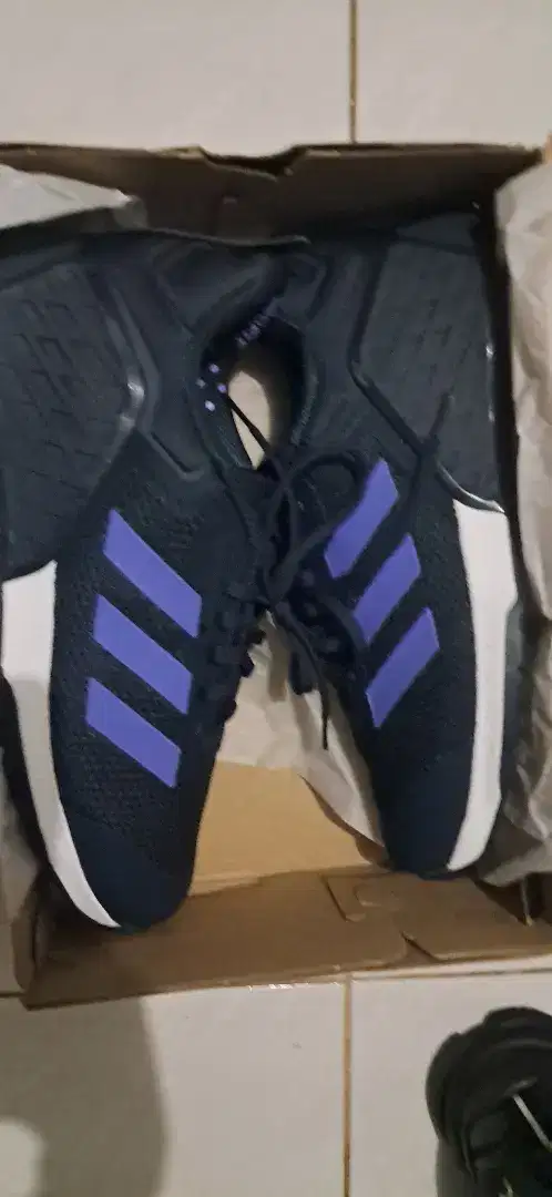 Adidas training size 45