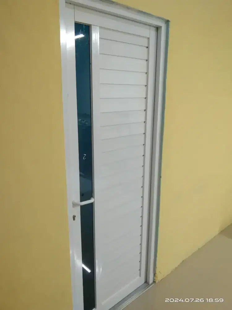 Pintu aluminium dan jendela aluminium