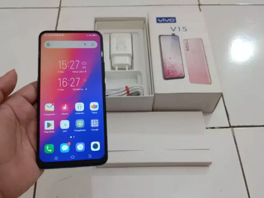 VIVO V15 RAM 8GB / 256GB 4G LTE 6.53in Kamera Pop Up Finger BUTUH UANG