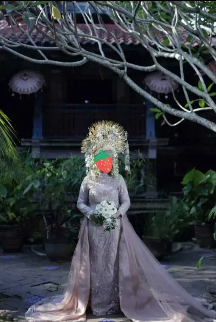 SATU SET BAJU PENGANTIN MODERN