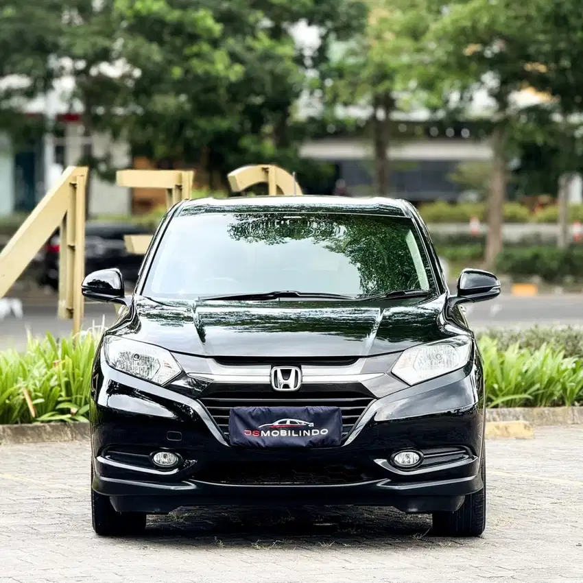 (DP 10JT) HONDA HRV 1.5 E CVT 2016 HITAM LOW KM