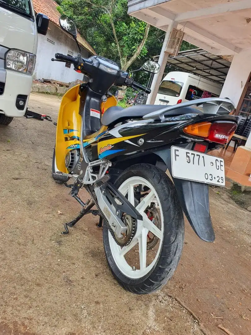 SATRIA HIU ORIGINAL KUNING 2004