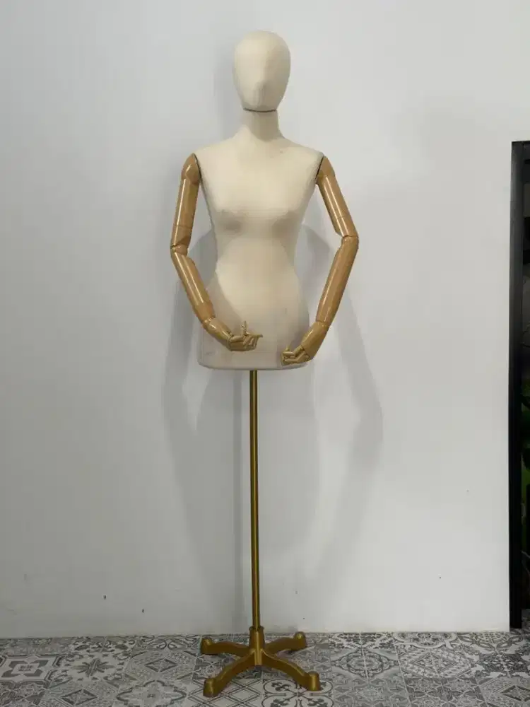 Patung manekin,besi bawah