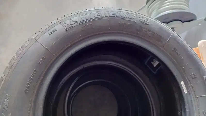 Ban Michelin R14 XM2