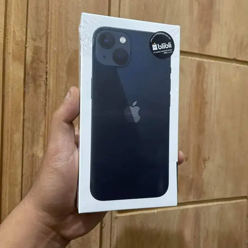 Iphone 13 128 gb garansi resmi barang baru new