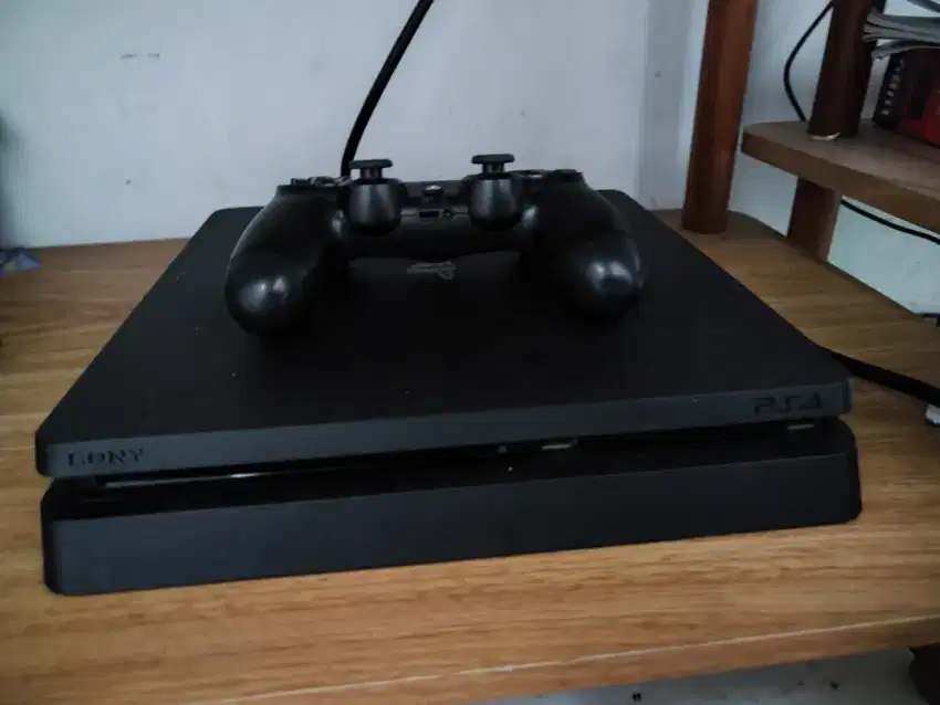 PS4 Slim 1TB 1Stick