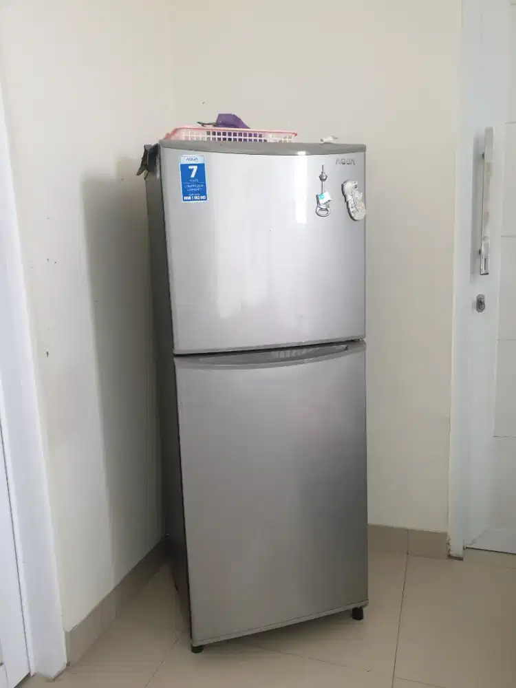 Dijual nego kulkas 2 pintu AQUA
