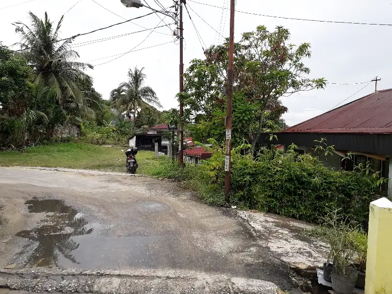 Rumah Daerah jalan Sutomo tengah kota