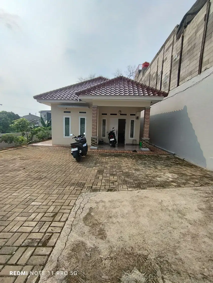 Rumah Siap Huni di Tang Sel Tanah Luas Harga Murah seperti villa