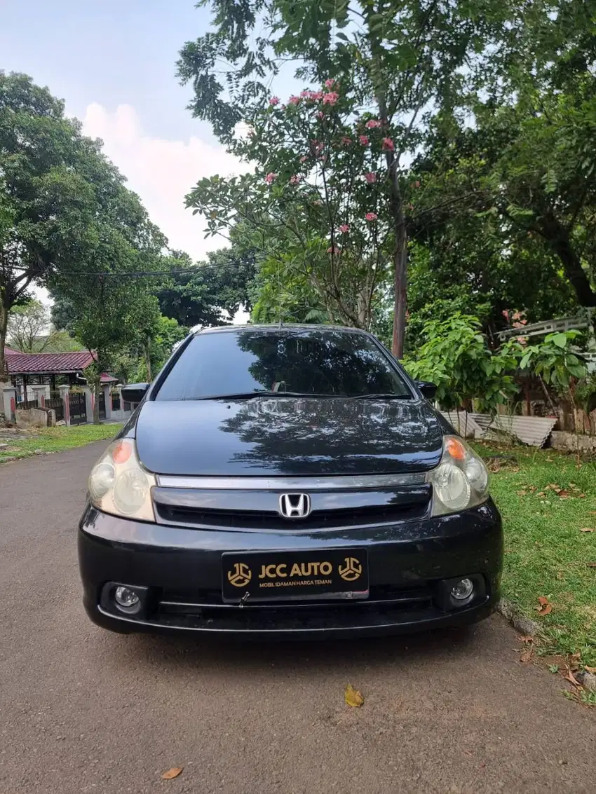 Honda Stream 1.7 MT 2007 Mobil MPV 7 Seater Senyaman Sedan