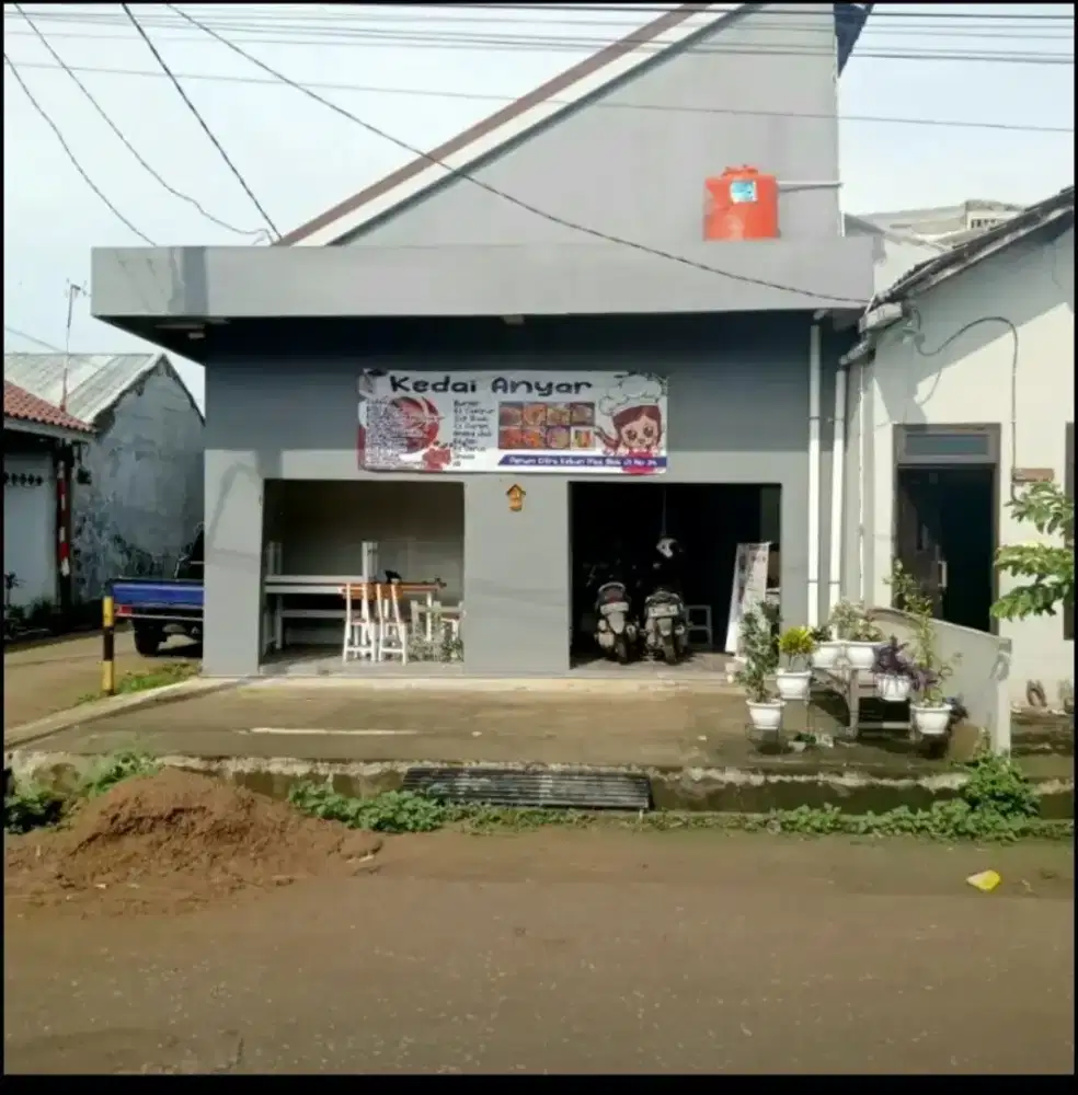 Jual rumah hook di perempatan strategis