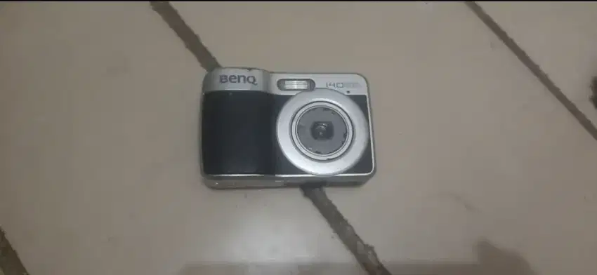 Camera BenQ AC100 minus BACA deskripsi