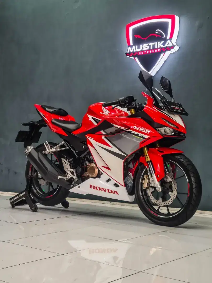 Termurah!! Honda cbr 150 th 2021 odo 9rb. Kredit dp 1,2jt.Rony Mustika