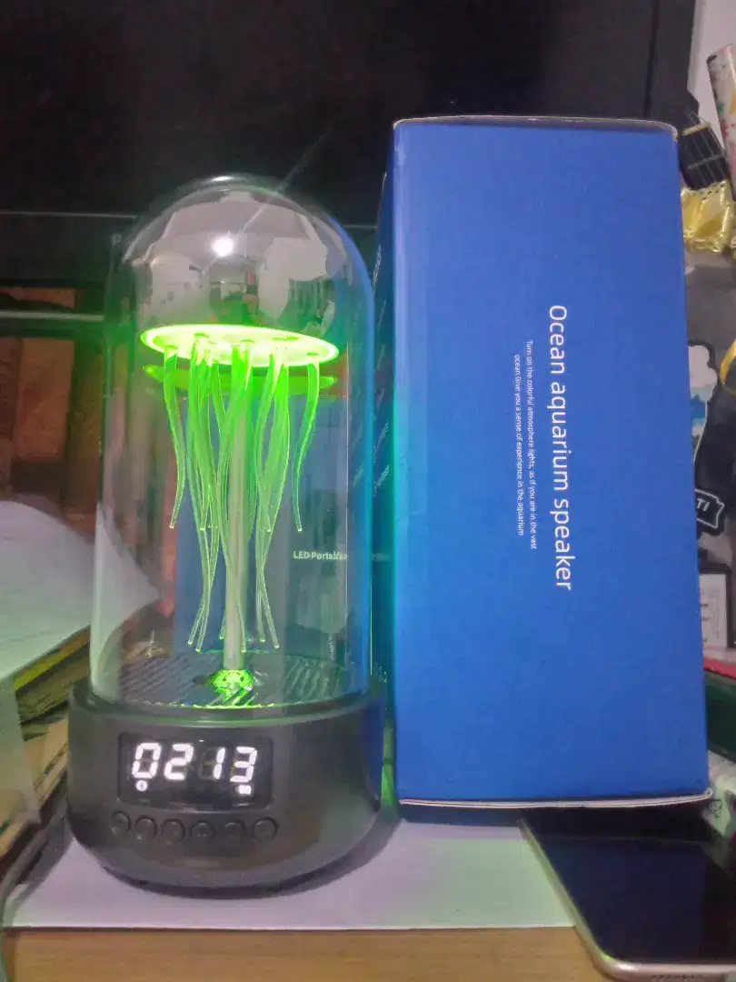 Lampu dan speaker ubur ubur