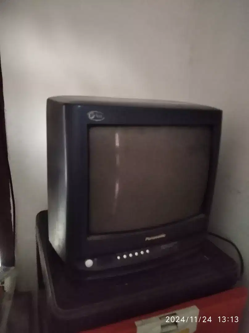 Tv tabung Panasonic14 inch masih hidup
