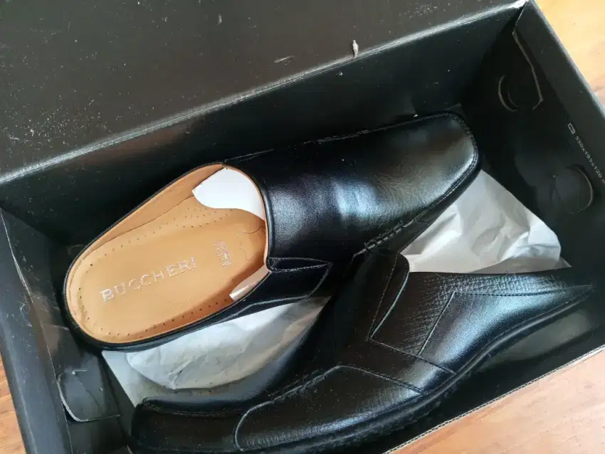 Jual Sepatu Slop Buccheri Kulit 100%. Authentic Original.