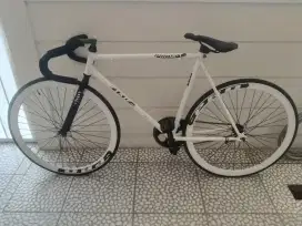 Dijual sepeda fixie.