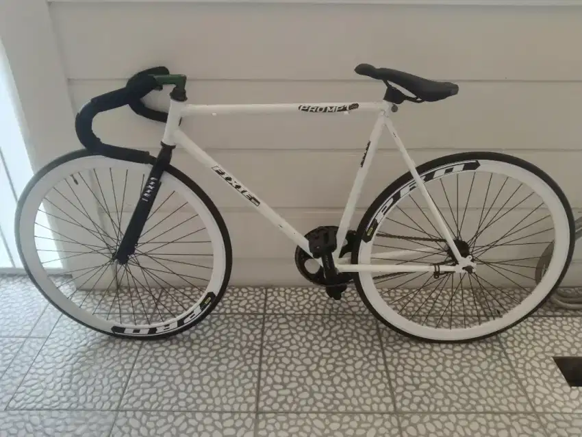 Dijual sepeda fixie.