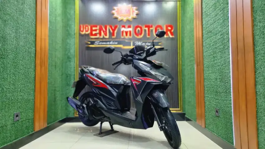 Honda Vario 125 thn 2015. Hitam.