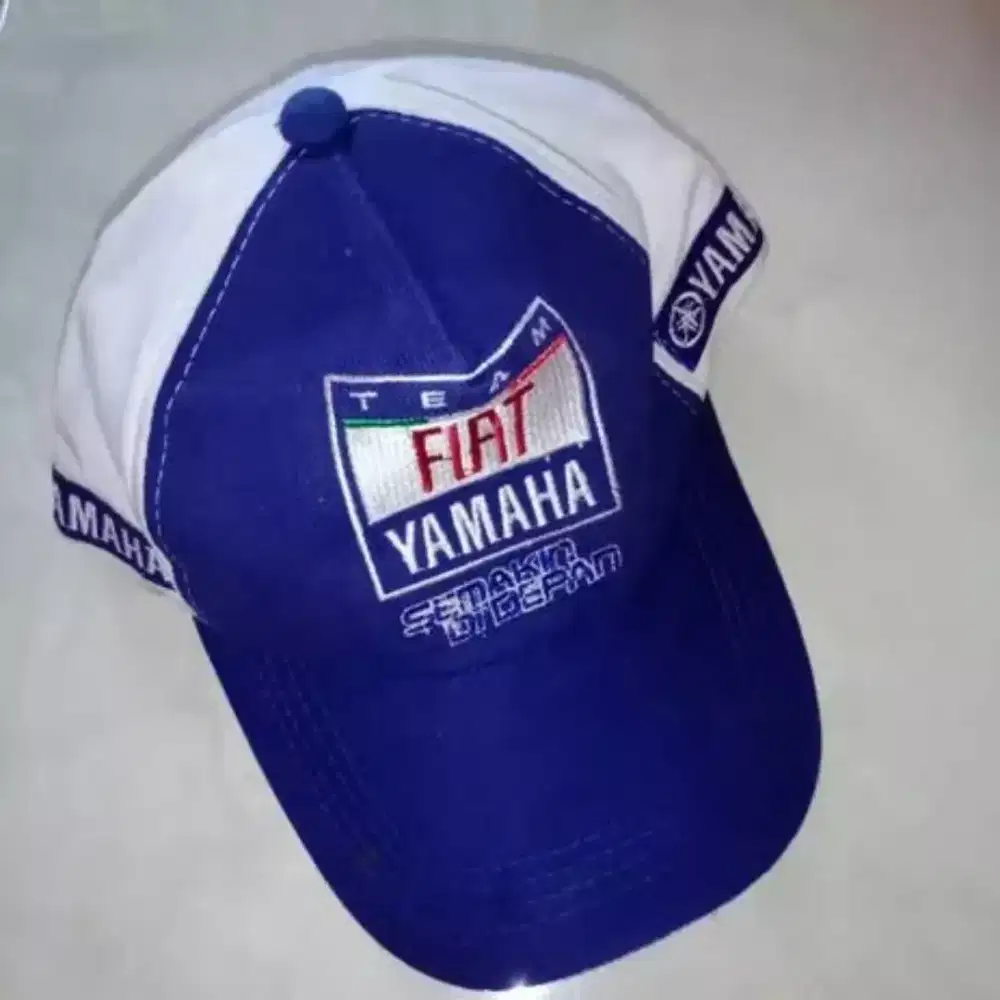 Topi kupluk yamaha motogp peci rossi uniqlo